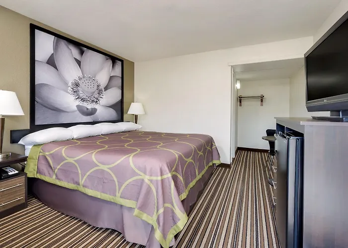 Super 8 By Wyndham Florence