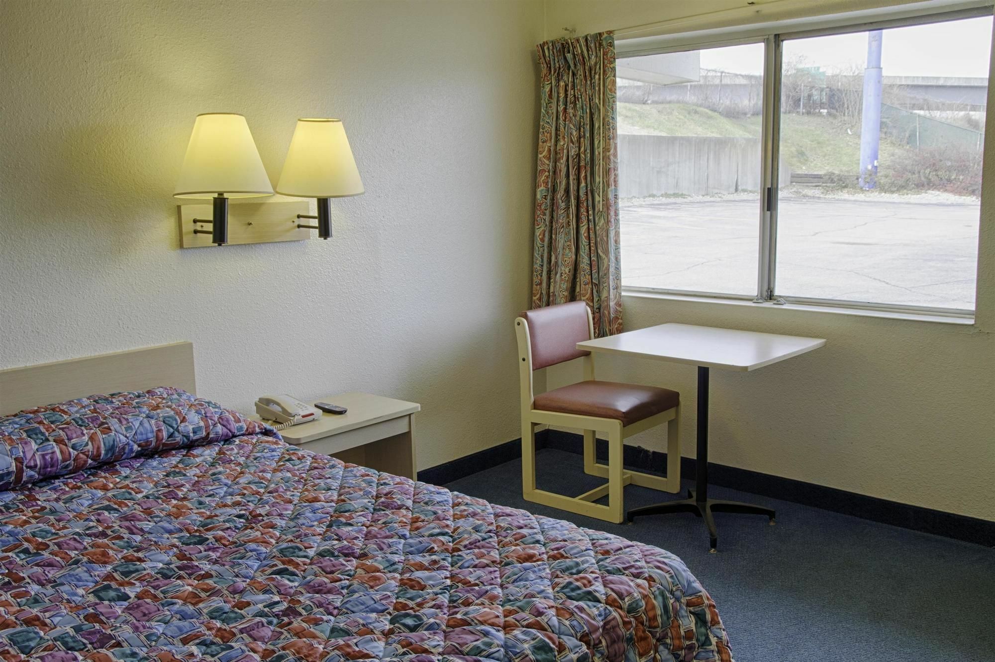 Super 8 By Wyndham Hotel 2*