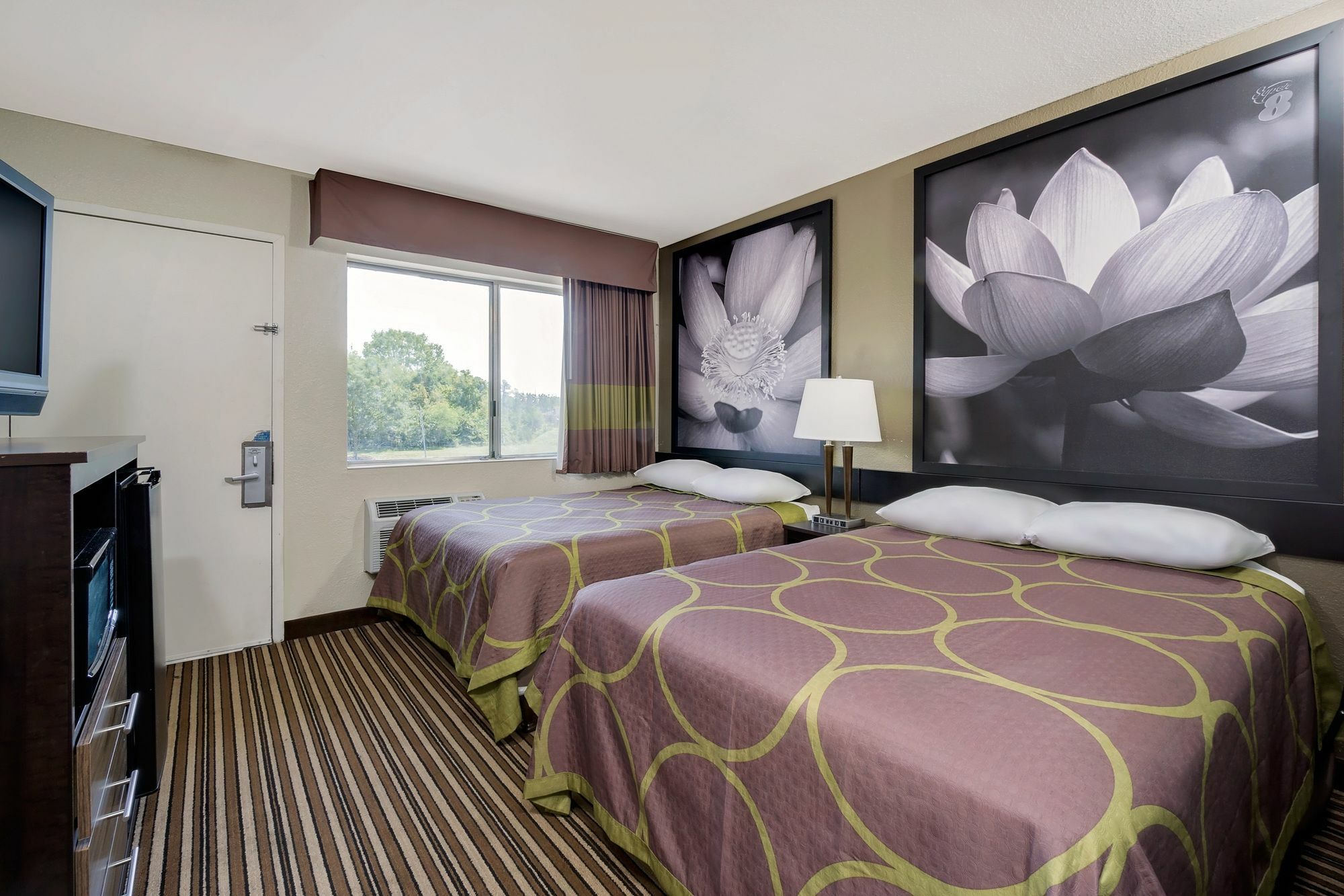 Super 8 By Wyndham Hotel 2*